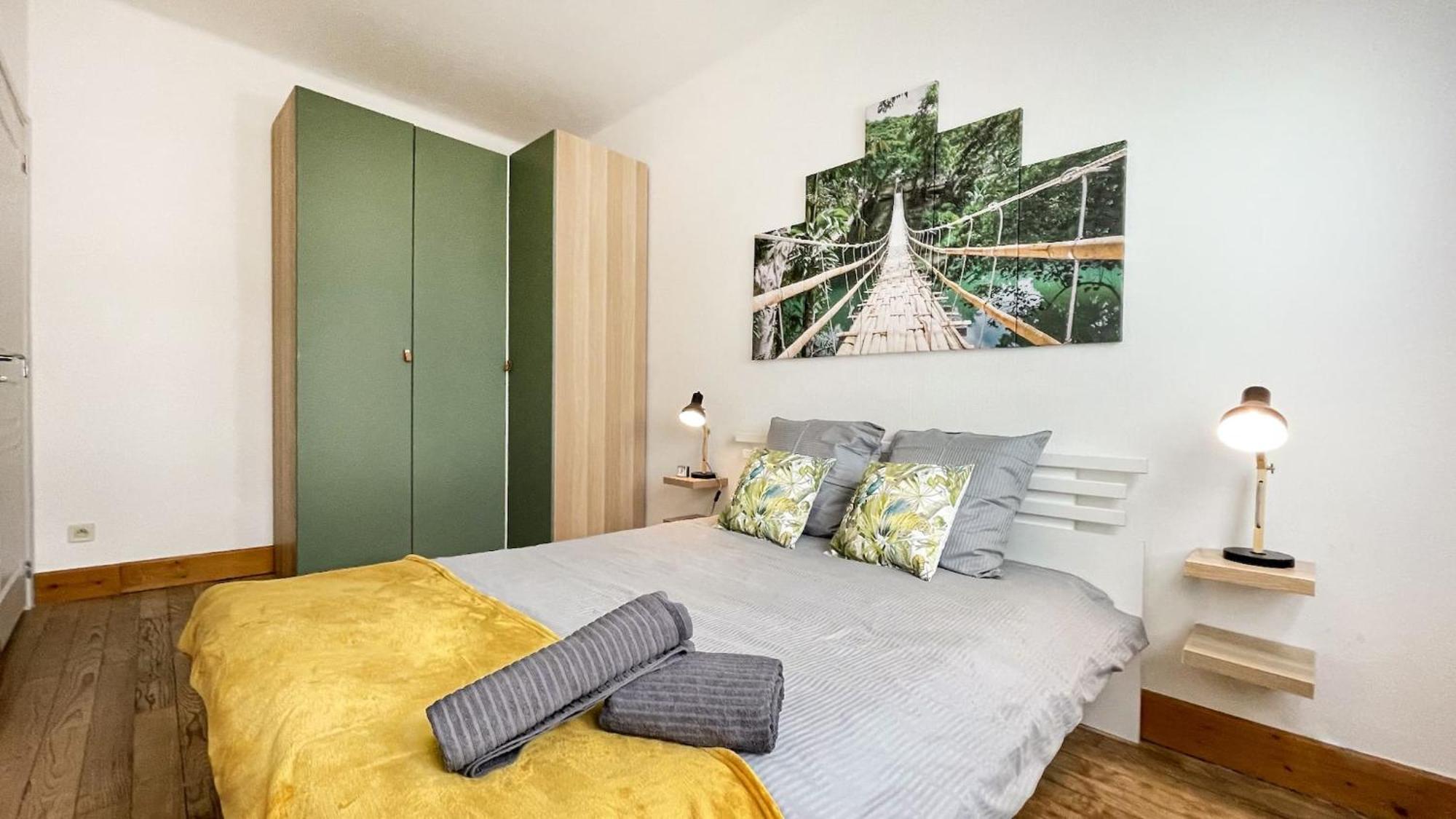 Homey Keola - Parking Privé Gratuit - Aux Portes De Genève - Au Pied Du Tram - Avec 1 Et Un Grand Salon Avec Un Canapé-lit Appartement