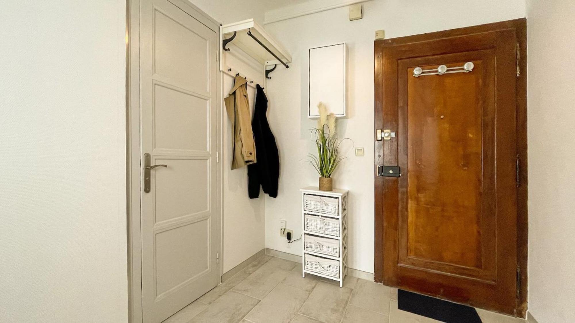 Homey Keola - Parking Privé Gratuit - Aux Portes De Genève - Au Pied Du Tram - Avec 1 Et Un Grand Salon Avec Un Canapé-lit Appartement *